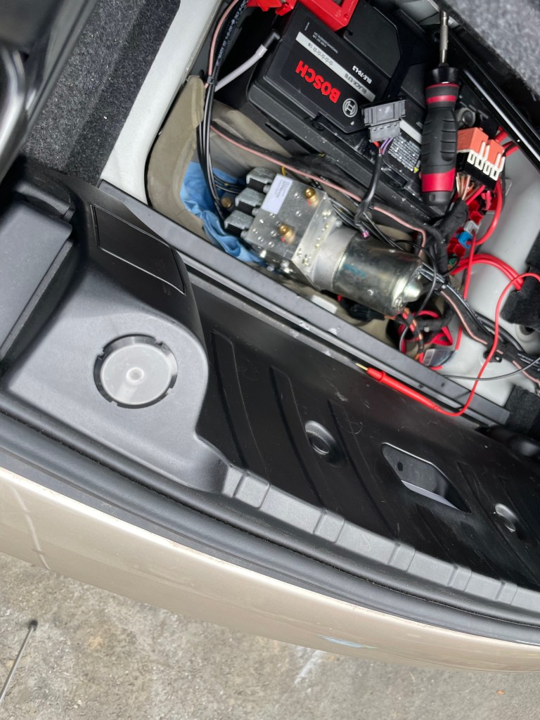 BMW Z4 E85ホロ油圧ユニット